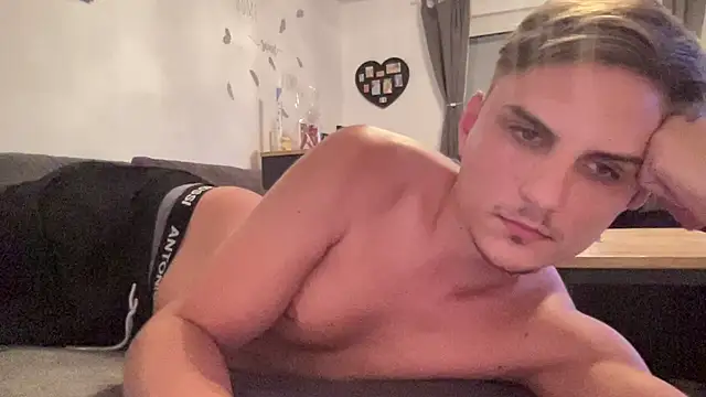 Sweetbooy90 online show from 09.21.25