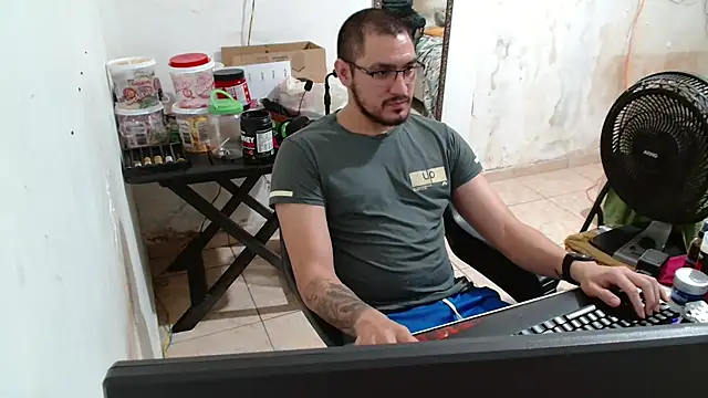 Snapshot of Leonino231 chatting on 10.09.25 Leonino231 online show from 10.09.25