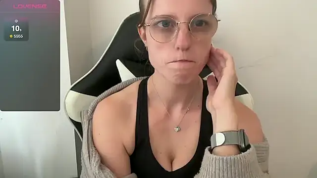 BustyKellyXXX online show from 10.15.25