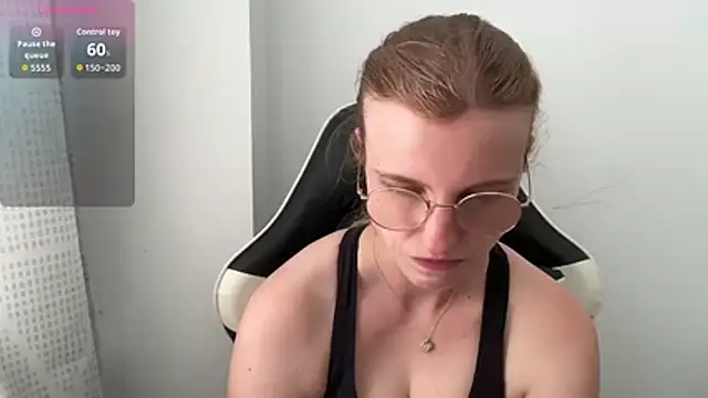 Snapshot of BustyKellyXXX chatting on 06.24.26 BustyKellyXXX online show from 06.24.26