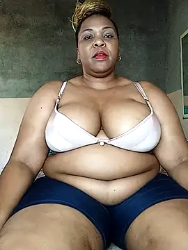 Snapshot of Moretl chatting on 02.08.26 Moretl online show from 02.08.26