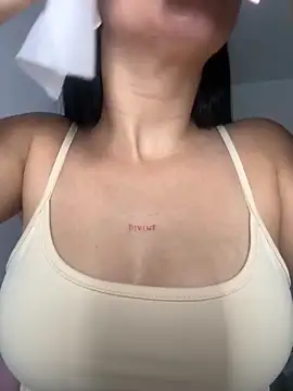 lucy grey25 online show from 11.10.25