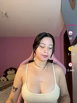Snapshot of lucy_grey25 chatting on 07.02.26 lucy grey25 online show from 07.02.26