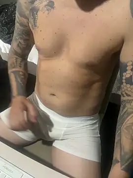 Snapshot of AnimistEquity chatting on 10.28.25 AnimistEquity online show from 10.28.25