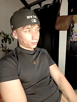 Snapshot of Logan_sixxer chatting on 09.16.25 Logan sixxer online show from 09.16.25