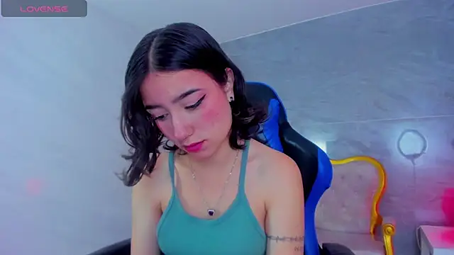 venuss09 s online show from 11.07.25