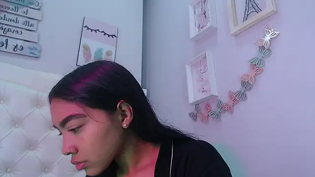 pocahontamoon online show from 09.26.25