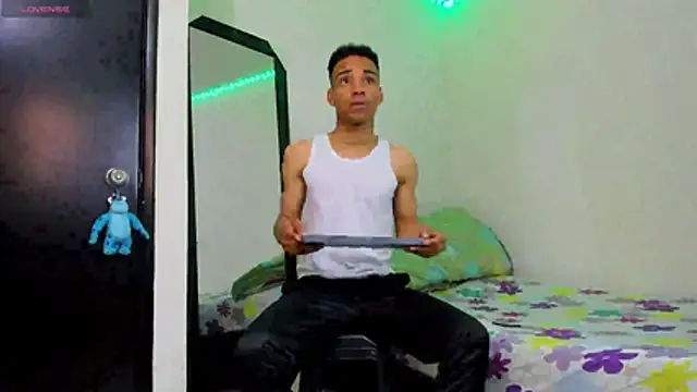 Snapshot of kenan_2601 chatting on 10.14.25 kenan 2601 online show from 10.14.25