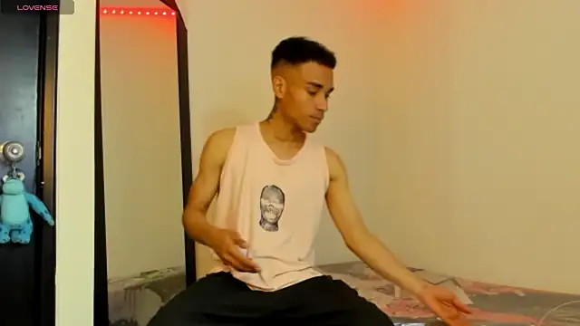 Snapshot of kenan_2601 chatting on 10.17.25 kenan 2601 online show from 10.17.25