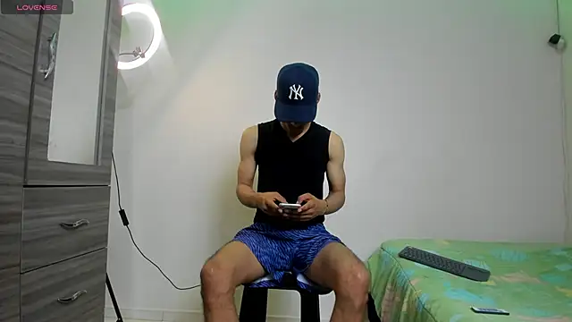 Snapshot of kenan_2601 chatting on 10.25.25 kenan 2601 online show from 10.25.25