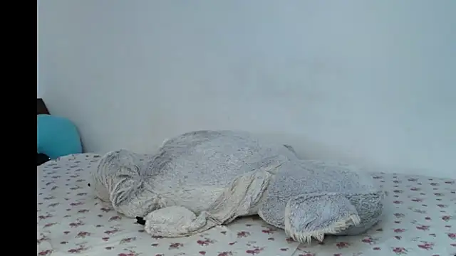 Snapshot of JullyanaRain chatting on 04.17.26 JullyanaRain online show from 04.17.26