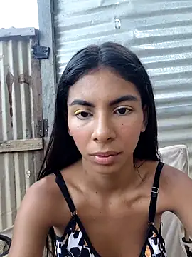 Snapshot of chaparritahot99 chatting on 10.28.25 chaparritahot99 online show from 10.28.25