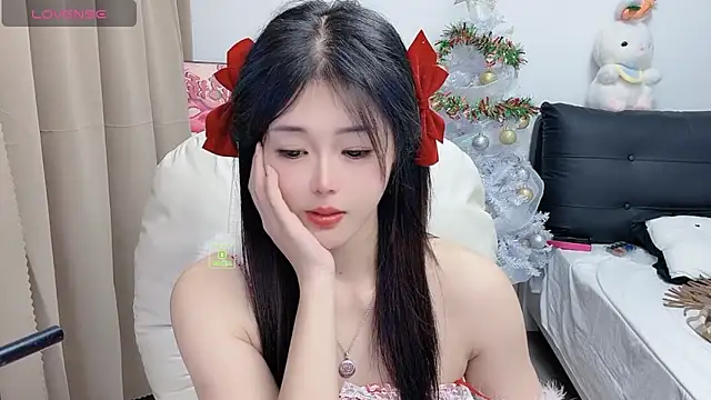Snapshot of CeeKie chatting on 01.08.26 CeeKie online show from 01.08.26