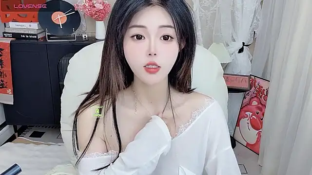 Snapshot of CeeKie chatting on 03.21.26 CeeKie online show from 03.21.26