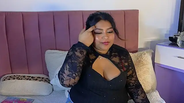 Hela Collins online show from 04.11.26