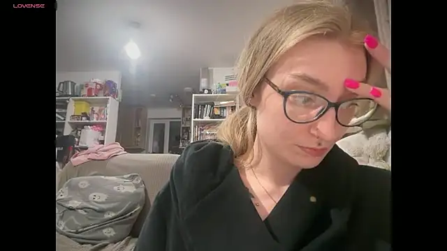 Snapshot of harleyblair chatting on 04.21.26 harleyblair online show from 04.21.26