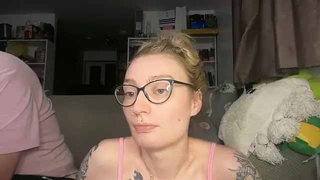 Snapshot of harleyblair chatting on 05.19.26 harleyblair online show from 05.19.26