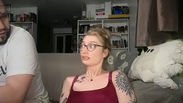 Snapshot of harleyblair chatting on 05.27.26 harleyblair online show from 05.27.26