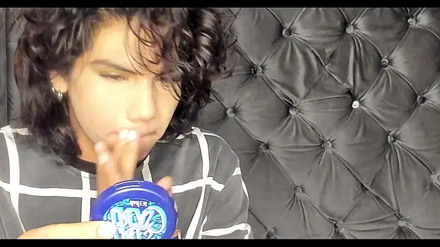 Snapshot of bxby_dolls chatting on 10.08.25 bxby dolls online show from 10.08.25