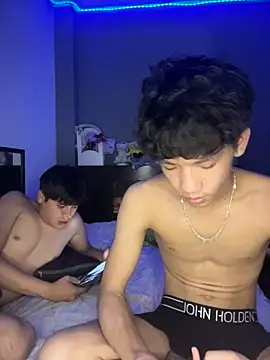 Snapshot of Kailertwink chatting on 06.10.26 Kailertwink online show from 06.10.26