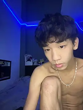 Snapshot of Kailertwink chatting on 06.16.26 Kailertwink online show from 06.16.26