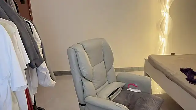 Robin-o3 online show from 11.02.25