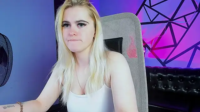 Snapshot of Stef_Nicks chatting on 06.27.26 Stef Nicks online show from 06.27.26