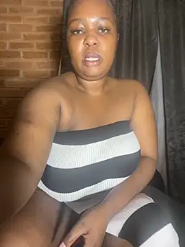 Snapshot of SEXYBOOBS21D chatting on 10.08.25 SEXYBOOBS21D online show from 10.08.25