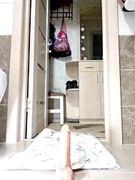 N i k o l a u online show from 04.10.26