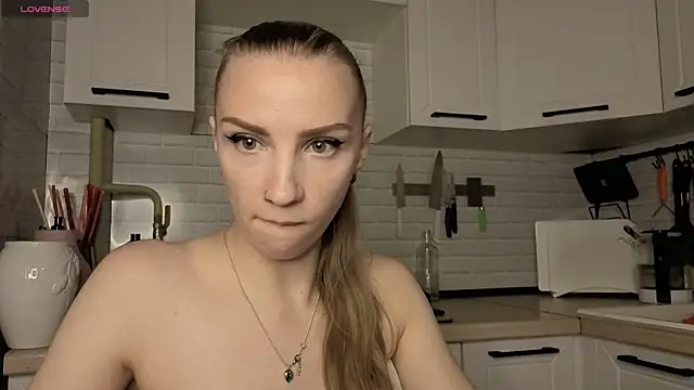 Snapshot of Edena_ chatting on 06.21.26 Edena online show from 06.21.26