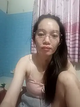 Snapshot of Lyly999 chatting on 10.07.25 Lyly999 online show from 10.07.25