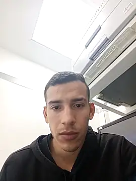 Snapshot of Jose20moro chatting on 11.28.25 Jose20moro online show from 11.28.25