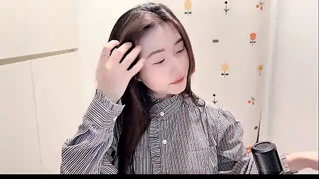 Rosalind xixi online show from 11.05.25