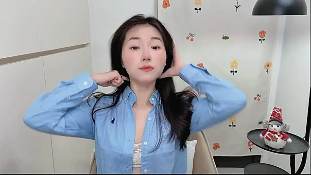 Snapshot of Rosalind_xixi chatting on 05.18.26 Rosalind xixi online show from 05.18.26