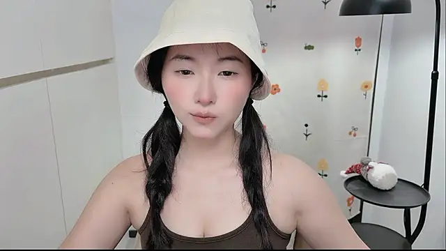 Snapshot of Rosalind_xixi chatting on 05.26.26 Rosalind xixi online show from 05.26.26