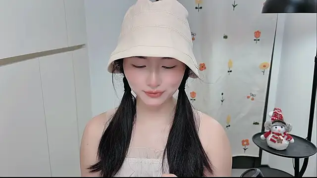 Snapshot of Rosalind_xixi chatting on 06.05.26 Rosalind xixi online show from 06.05.26