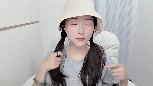 Snapshot of Rosalind_xixi chatting on 06.28.26 Rosalind xixi online show from 06.28.26