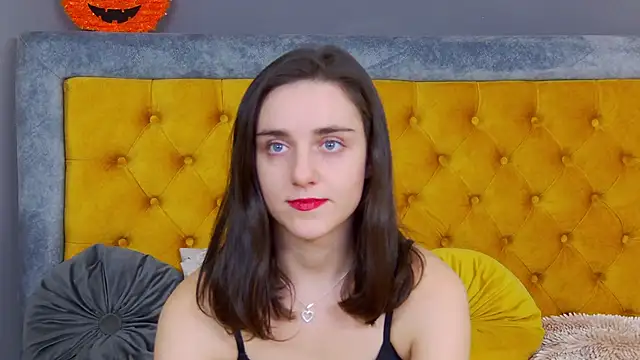 Jessica White  online show from 11.17.25