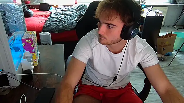 Snapshot of Rudi2007Eye chatting on 09.25.25 Rudi2007Eye online show from 09.25.25