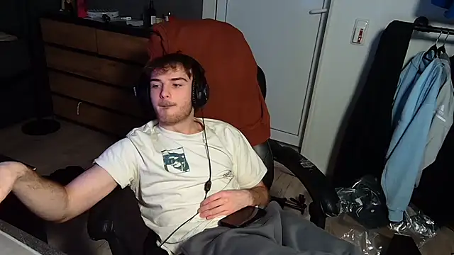 Snapshot of Rudi2007Eye chatting on 02.15.26 Rudi2007Eye online show from 02.15.26