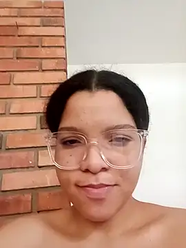 Snapshot of VictoriDior chatting on 09.14.25 VictoriDior online show from 09.14.25