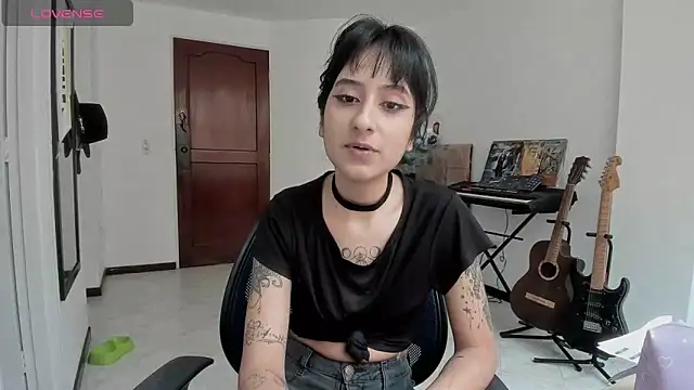 Snapshot of atenea_dragon__ chatting on 06.03.26 atenea dragon online show from 06.03.26