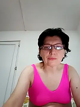 Vera Elle online show from 10.21.25