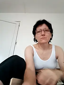 Vera Elle online show from 11.10.25