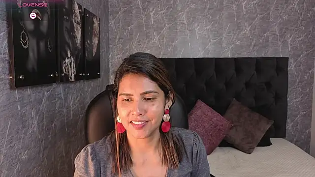 scarletbaker  online show from 09.28.25