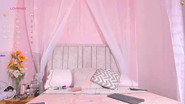 Rachellcooperrr online show from 09.15.25