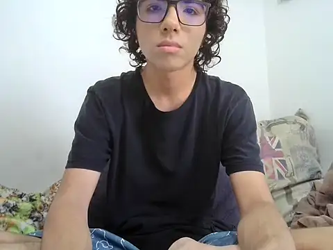 Snapshot of BBoyLatino0 chatting on 10.10.25 BBoyLatino0 online show from 10.10.25