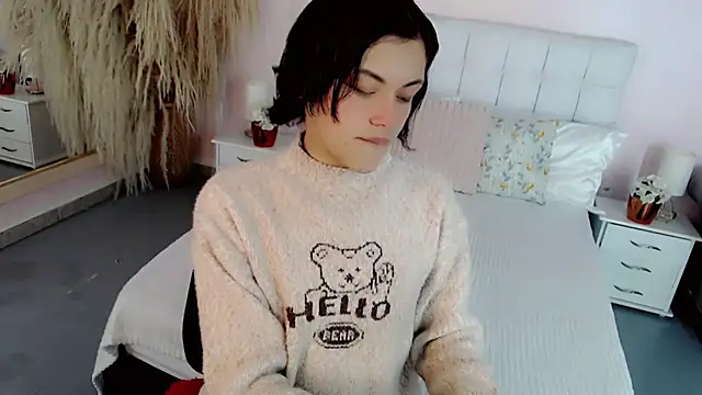 nathalialoes1 online show from 11.18.25