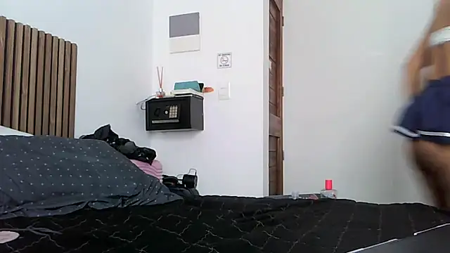 sweetbrunette22 online show from 04.20.26