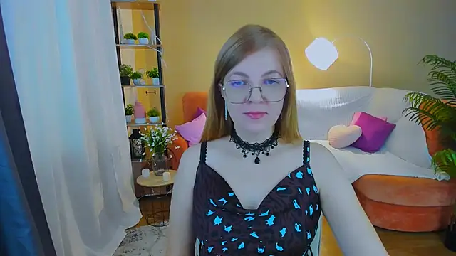 YourUniverser online show from 11.06.25